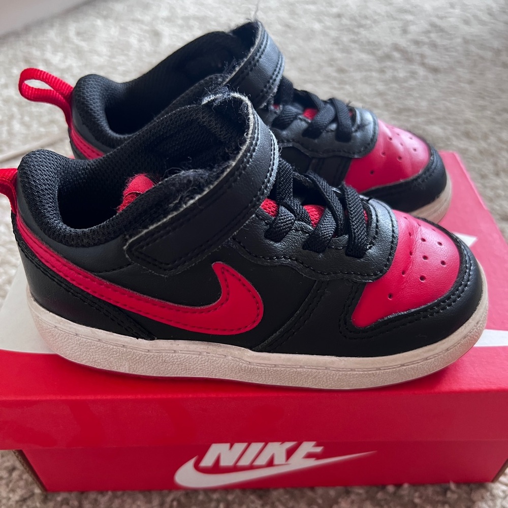 Nike Court Borough Low 2 Black/White/University Res